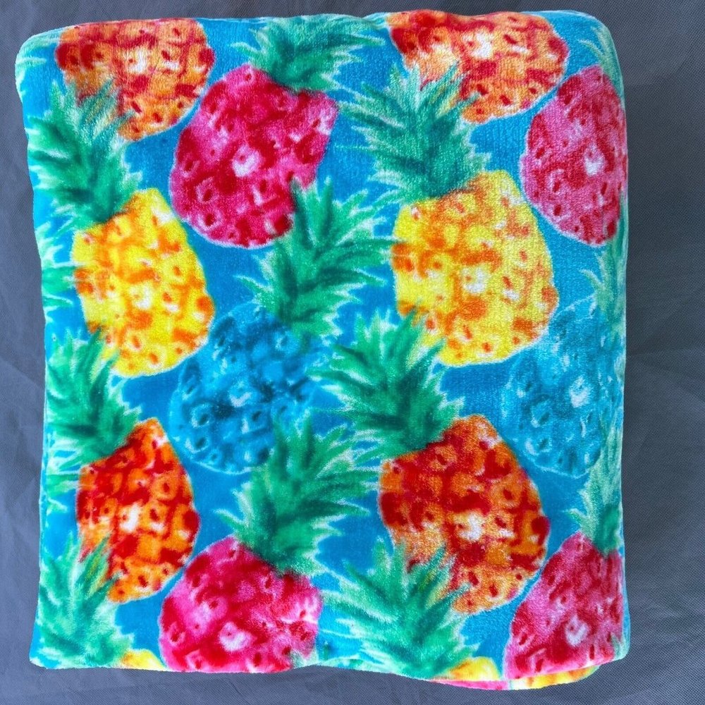 Isaac Mizrahi Tropical Summer Pineapple Throw Blanket MicroFleece Blue Pink Cozy